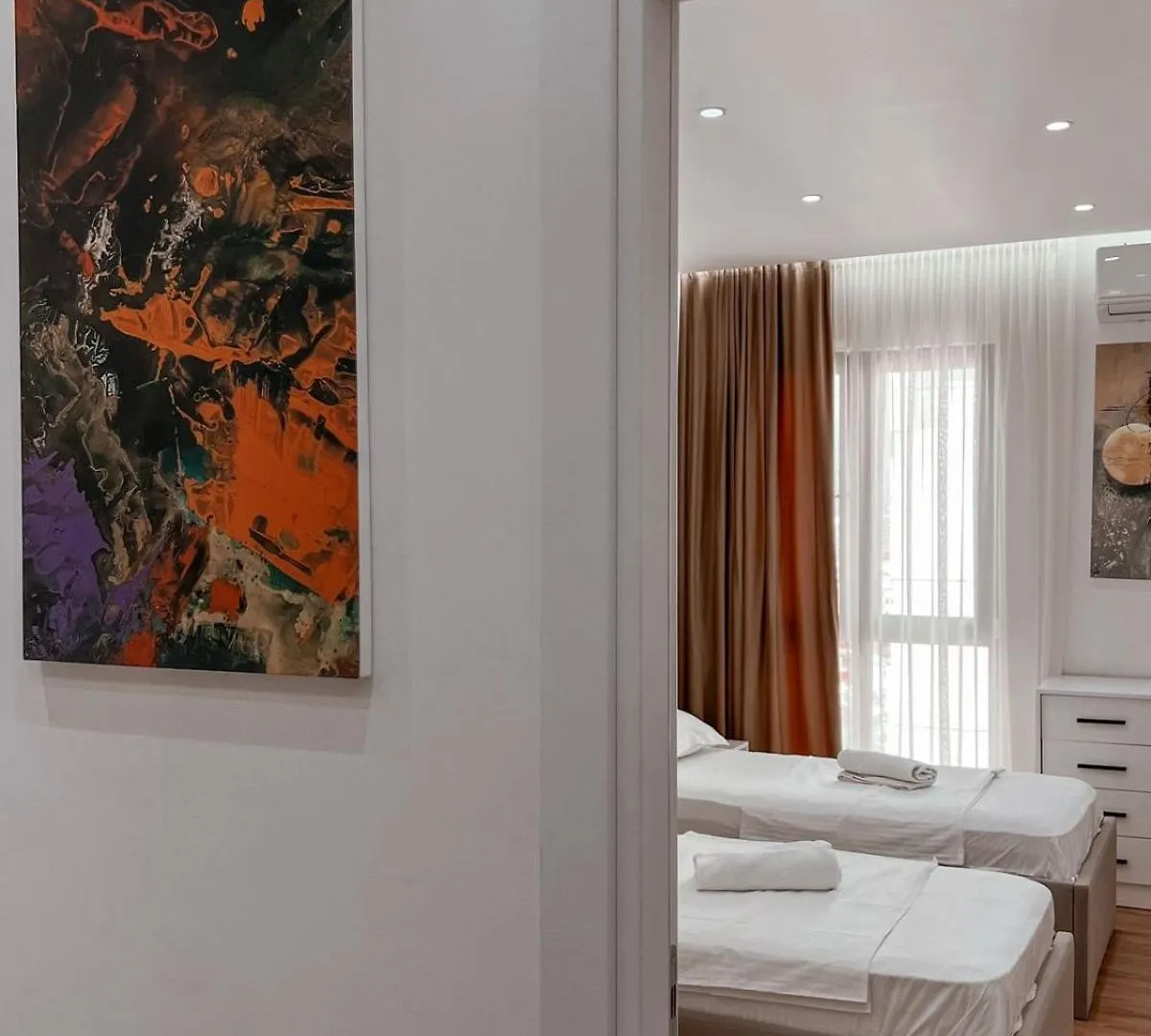 Lux Apartment At Arlis Tirana 0*,  Albanië